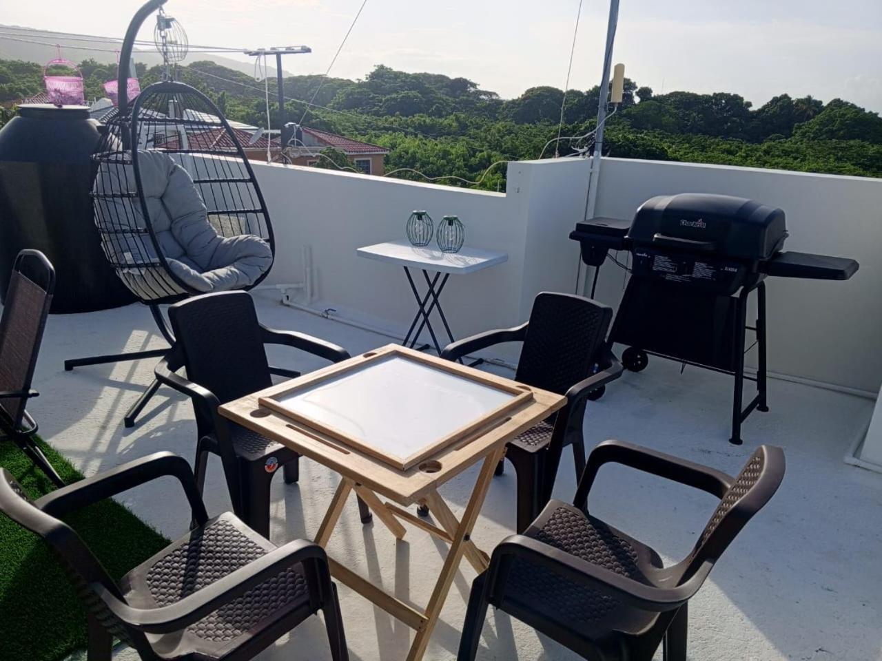 Casita Linda Larimar - 2Br Apartment With Rooftop, Bay Views, Fast Wifi, Near Beach In Barahona エクステリア 写真
